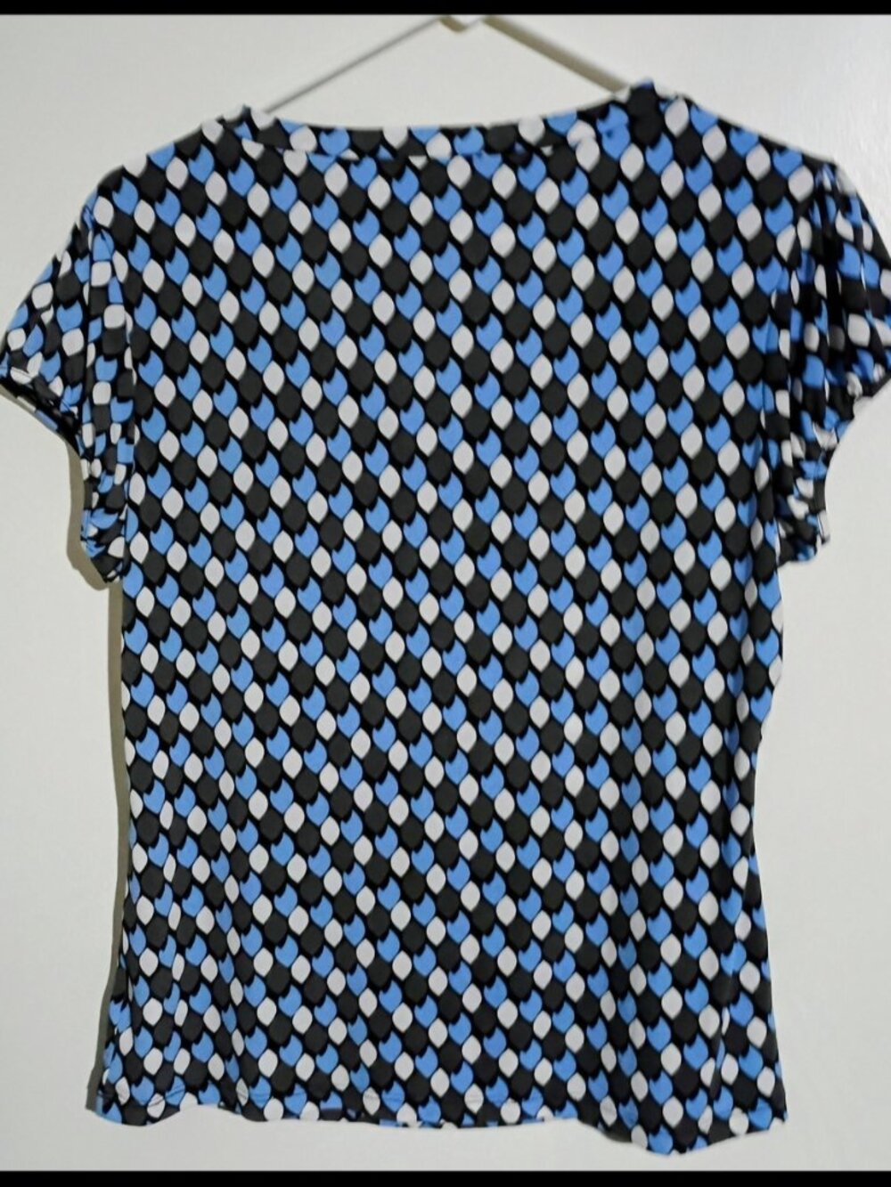 Scoop Neck Geometric Print Top in Blue & Black - Picture 2 of 2